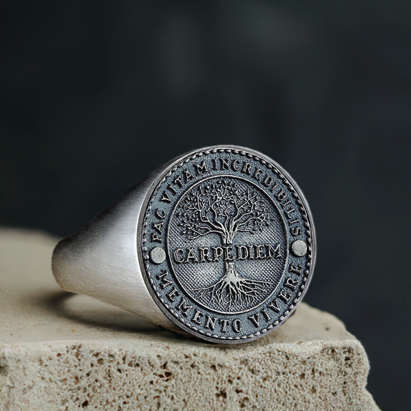 latin phrase ring